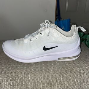 7Y (8.5 W) Nike Air Max Axis